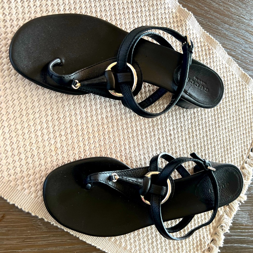 Gucci Sandals black low heel great staple new never worn